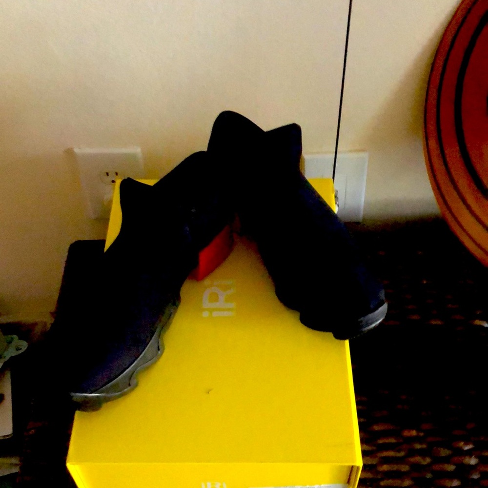IRI Neoprene soft shell athletic shoe